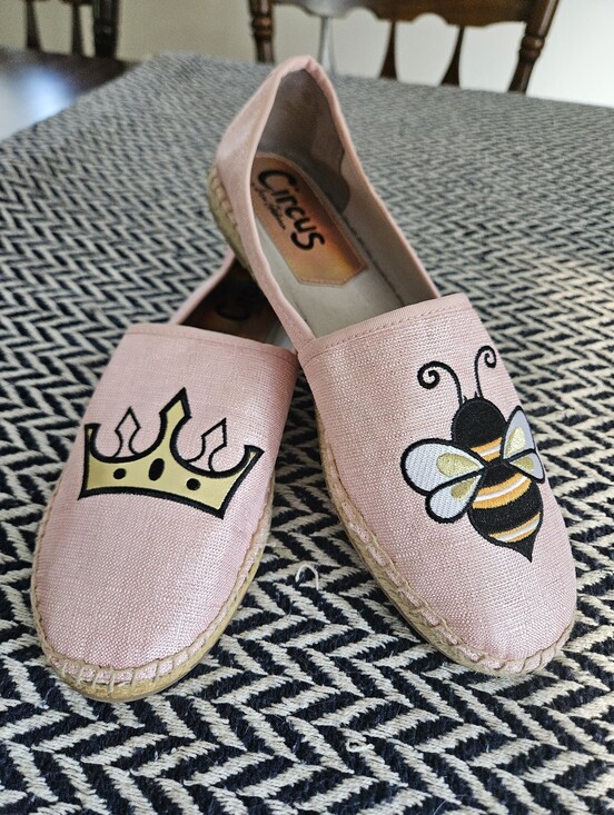 Circus by Sam Edelman Shoes - Like New! Circus By Sam Edelman "Queen Bee" Pink Flats, Size 10(M)